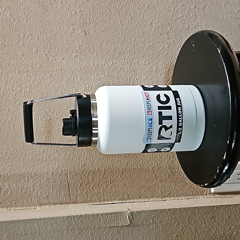 Rtic half gallon jug water bottle